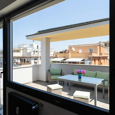 Penthouse With Panoramic Terrace -3 Min To Metro A Apartment *