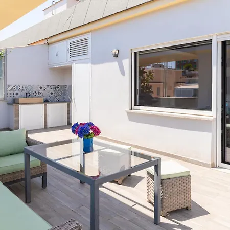 Penthouse With Panoramic Terrace -3 Min To Metro A Apartment *