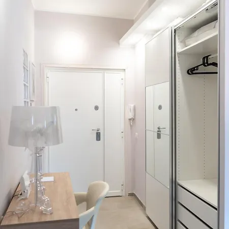 Penthouse With Panoramic Terrace -3 Min To Metro A *