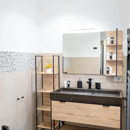 公寓 Penthouse With Panoramic Terrace -3 Min To Metro A 罗马