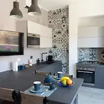 Penthouse With Panoramic Terrace -3 Min To Metro A Lejlighed